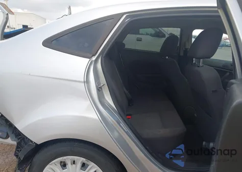 2015 Ford Fiesta S z USA, uszkodzony, nr VIN 3FADP4AJ2FM110524